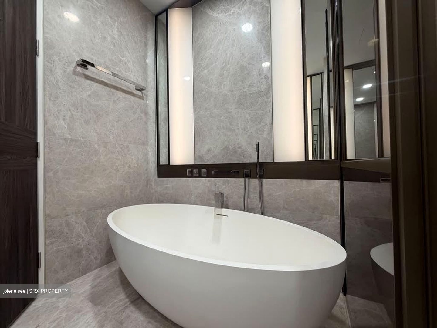 19 Nassim (D10), Apartment #559433831